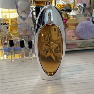 Angel muse Thierry Mugler